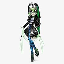 モンスターハイ　ハウントクチュール　 ミッドナイト ランウェイ　ドール Amazon.co.jp: Monster High Haunt Couture ミッドナイト